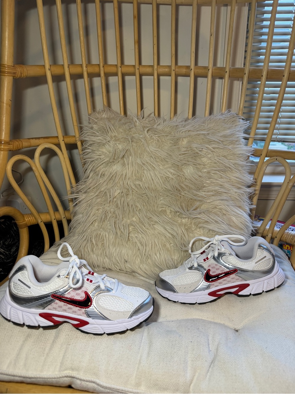 Nike Air Pegasus Kids Running Shoes Silver Red Black Size 4.5Y With Box